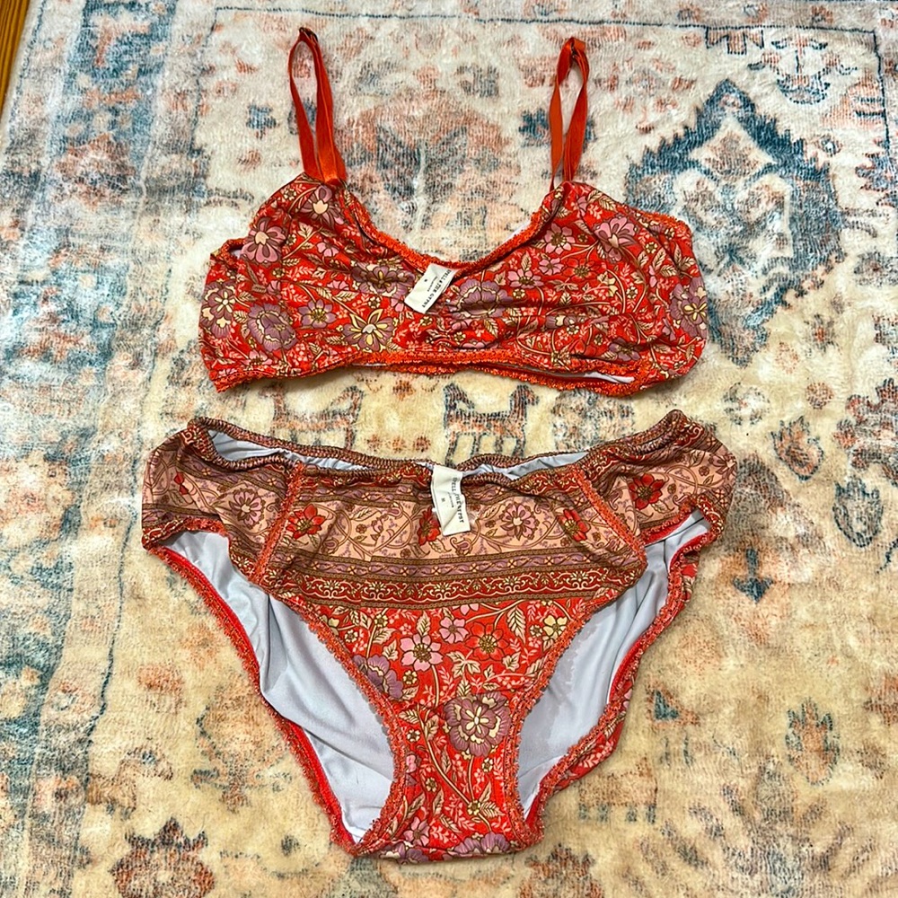 NWOT Lovestory Set